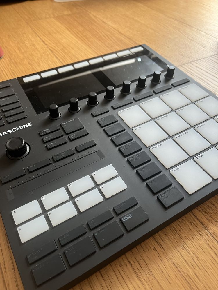 NI Maschine Mk3 Black