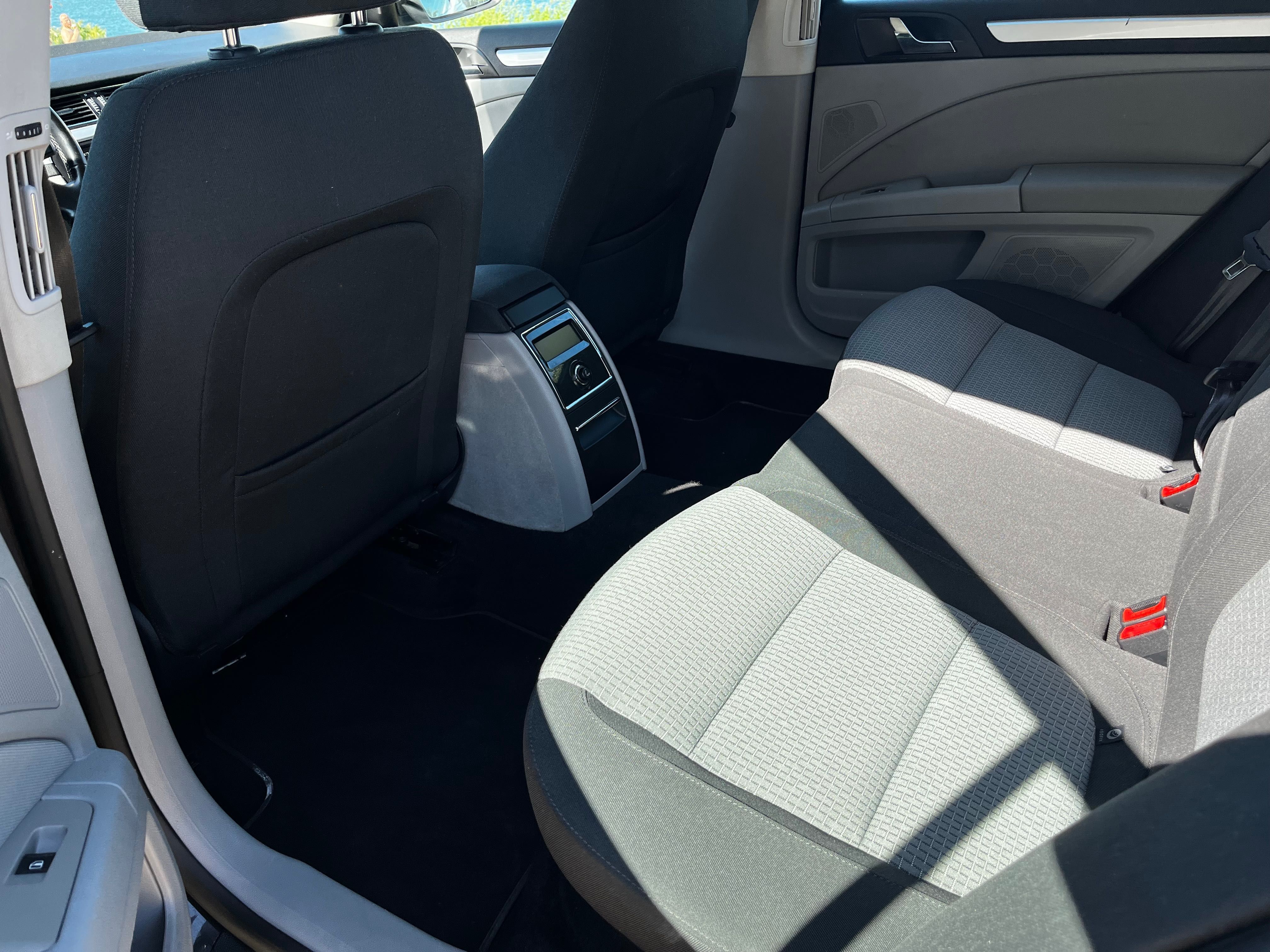Skoda Superb 2011