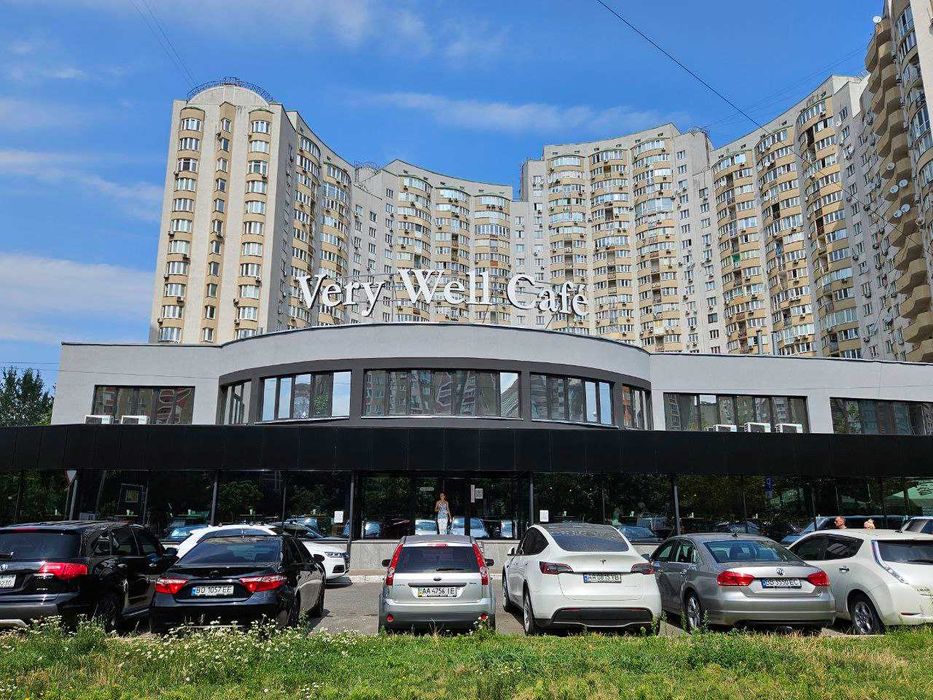 Реклама Київ: вивіски, лайтбокси, led екрани, об'ємні  літери, неони.
