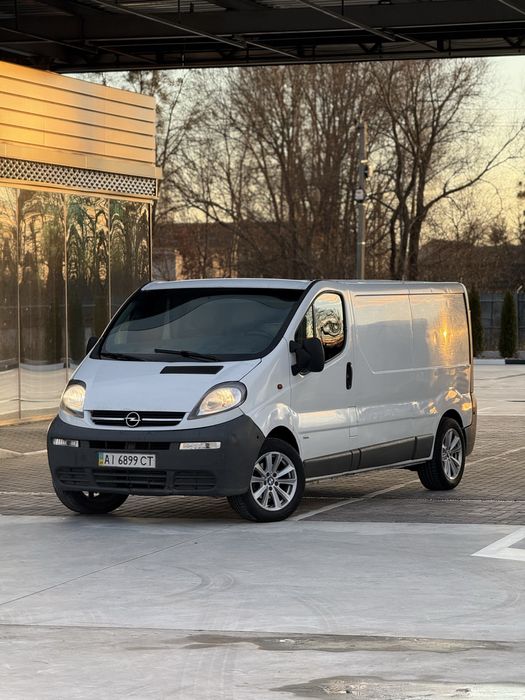 Opel Vivaro 2005 рік 1.9 дизель 6 ступка 100квт груз чудовий стан!
