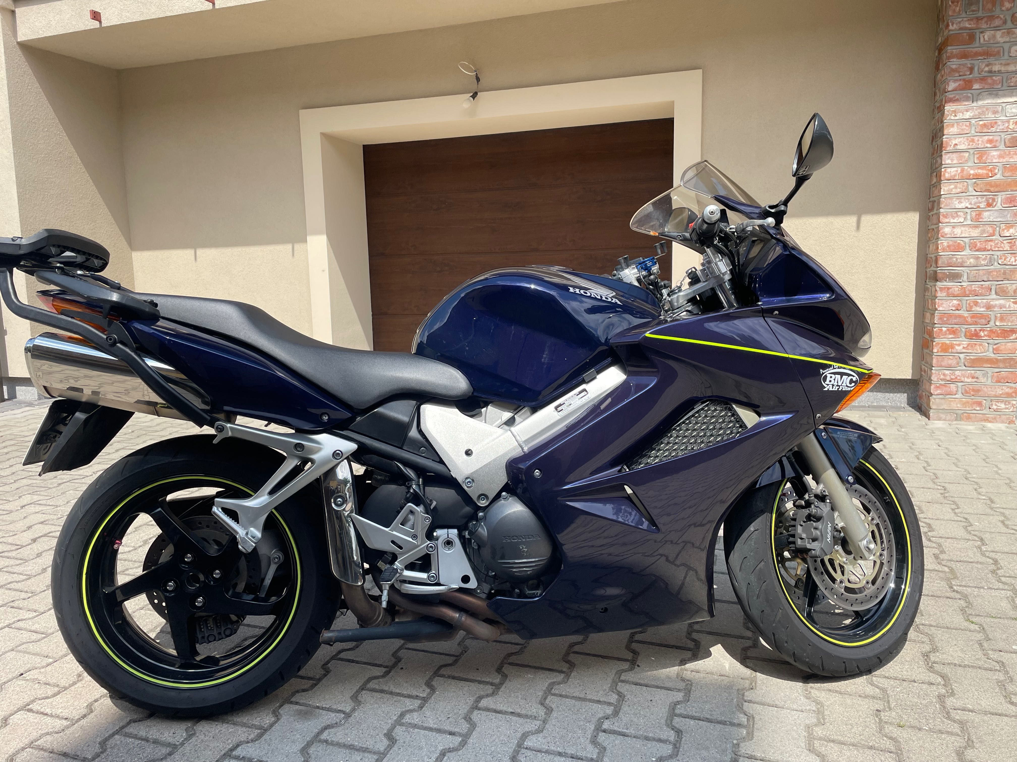 Honda vfr 800  v- tec zadbana