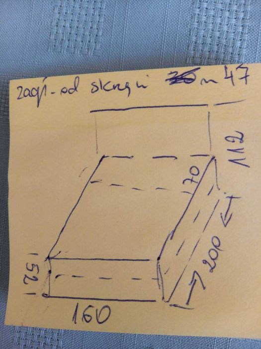 Duże dwuosobowe łóżko kontynentalne z komorą i podnoszonym zagłówkiem