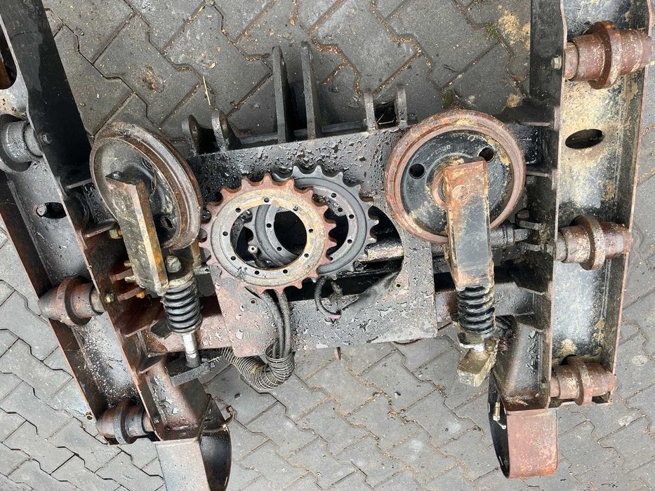 Rama podwozie z regulowanym rozstawem gąsienic do minikoparki