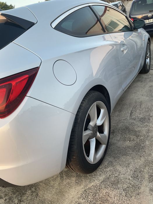 Opel Astra 2.0 GTC