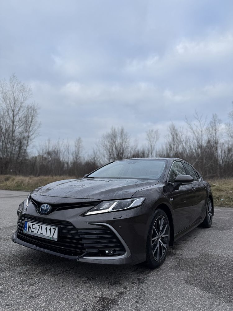 Wynajem Toyota Camry 2.5 HYBRID 2023 automat wypożyczalnia