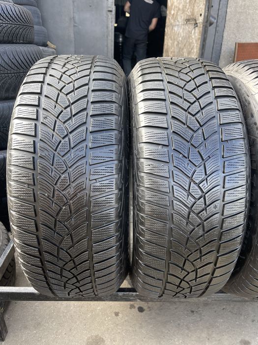 Шины 225/60/16 GoodYear UltraGrip 2шт зима