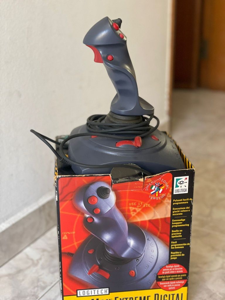 Joystick wingman da logitech