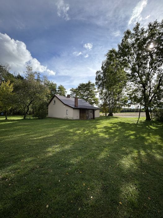 Urokliwy domek w cichej okolicy z własnym lasem do wynajęcia