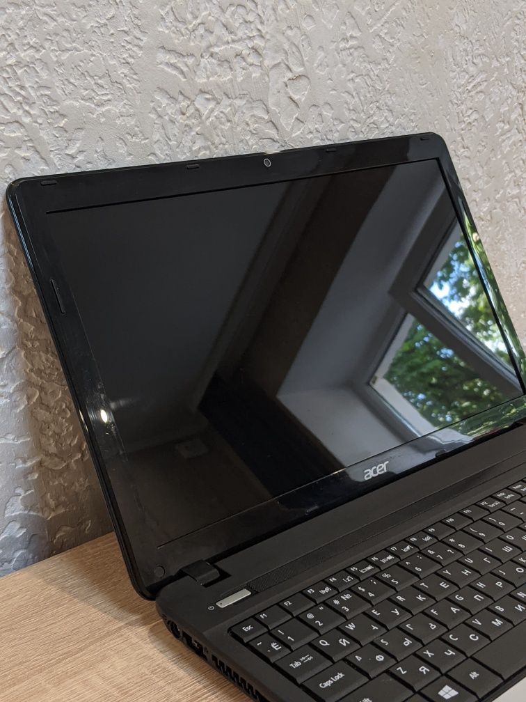Acer 15.6/Core i3 3110m/Nvidia/Бат 1год/Хороший стан/SSD+HDD/RAM 8gb/