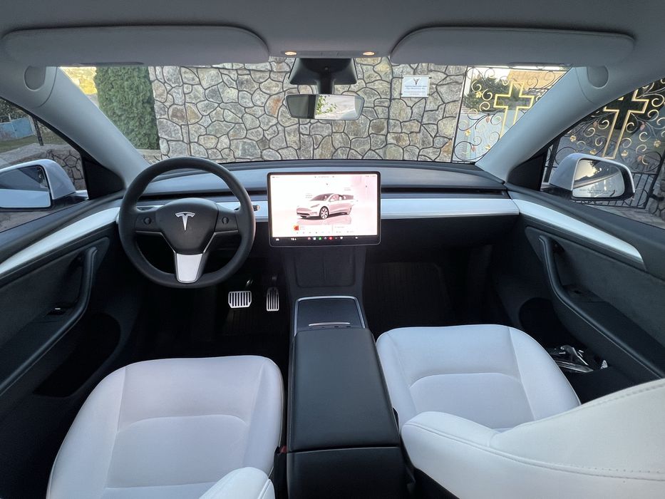 Tesla Model Y Long range Dual Motor 82.5 квт 2023 рік