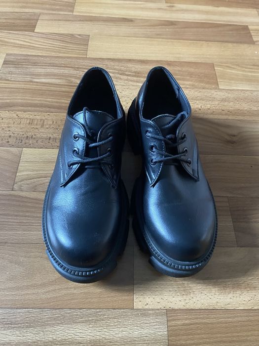 Жіночі шкіряні лофери