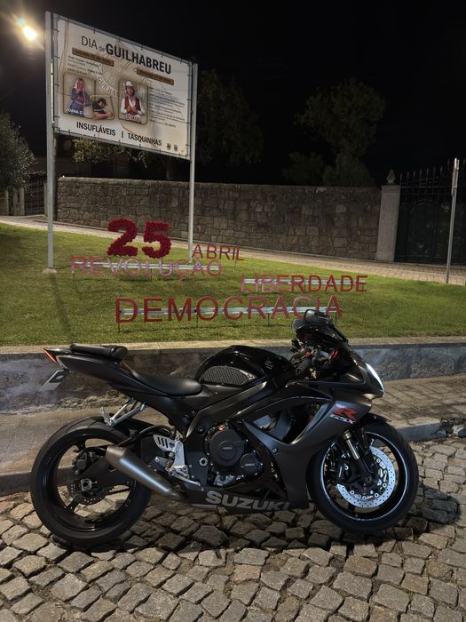 Vendo/Troco Suzuki GSXR 600 K6 92KW