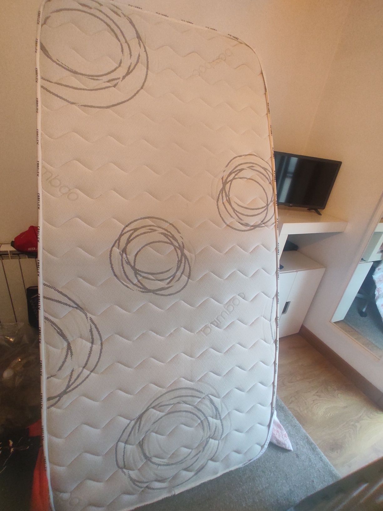 Cama com colchão