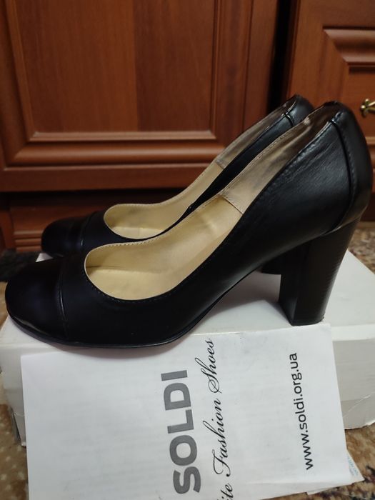 Продам туфлі 39,5р