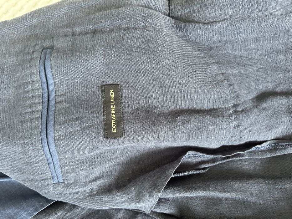 Lniana marynarka meska (100% len) w kolorze granatowym.