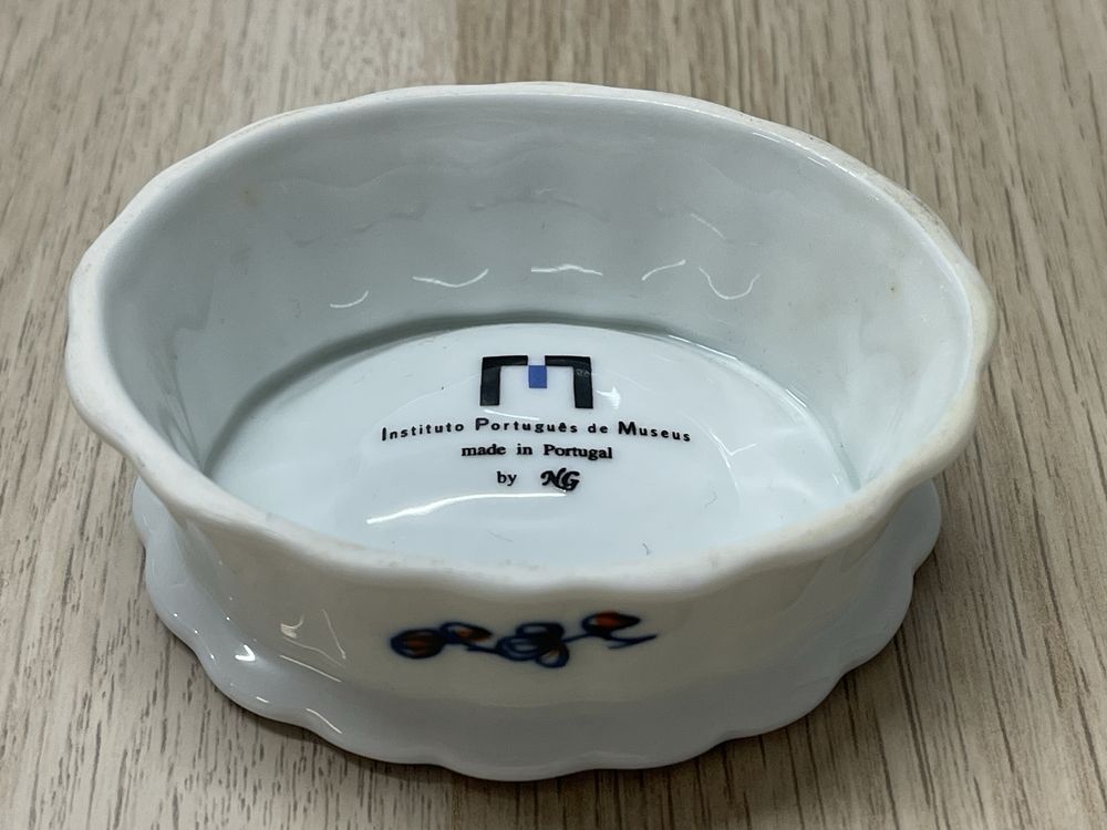Saleiro em porcelana neoclássico museu
