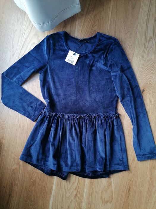 granatowa sukienka welurowa Carry 146