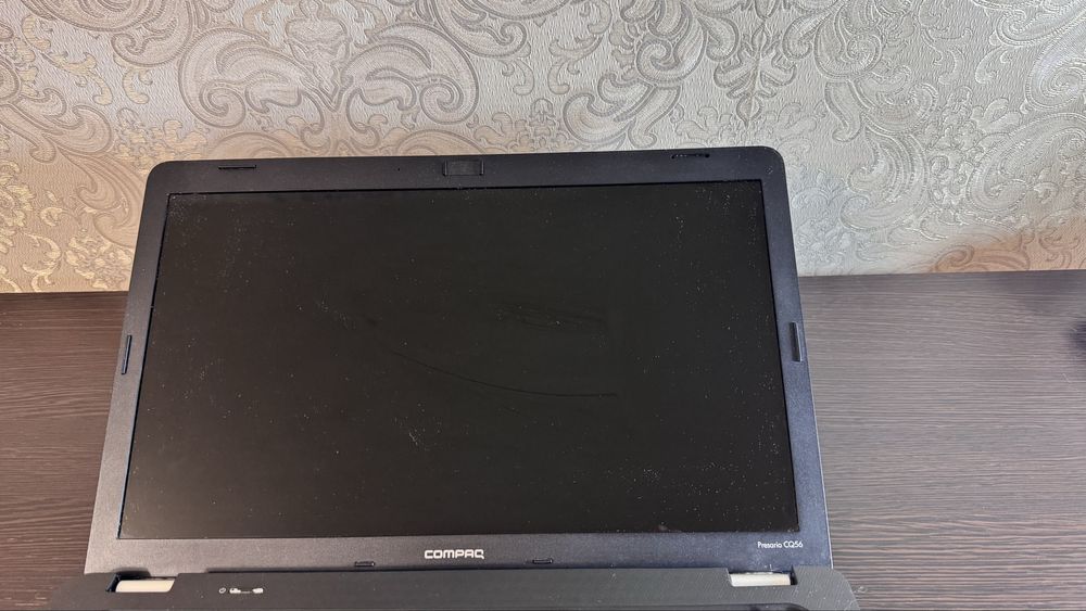 Екран / монітор HP Compaq Presario CQ56