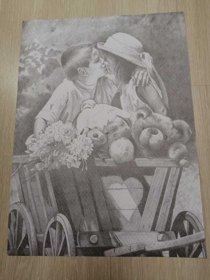Rysunek ołówkiem Dziecięce buziaki. Dzieci w wozie z dwoma misiami.