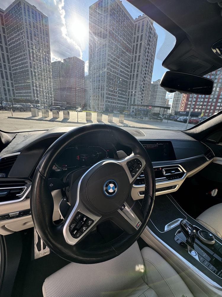 Автомобіль BMW X5 G05 S-drive 40i 3.0 2021 року білий перламутр