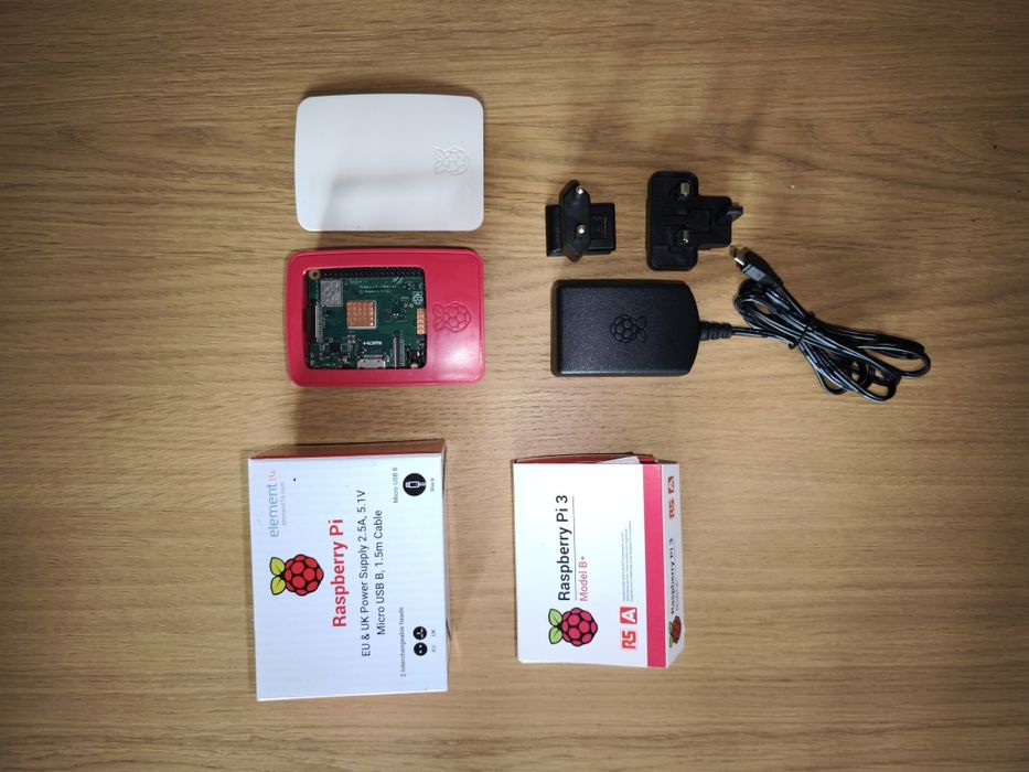 Raspberry Pi 3B+ Rev 1.3 + oryginalny zasilacz + obudowa + radiatory