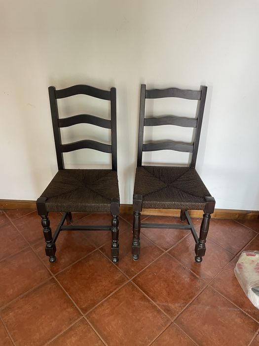 Cadeiras com adsento en corda