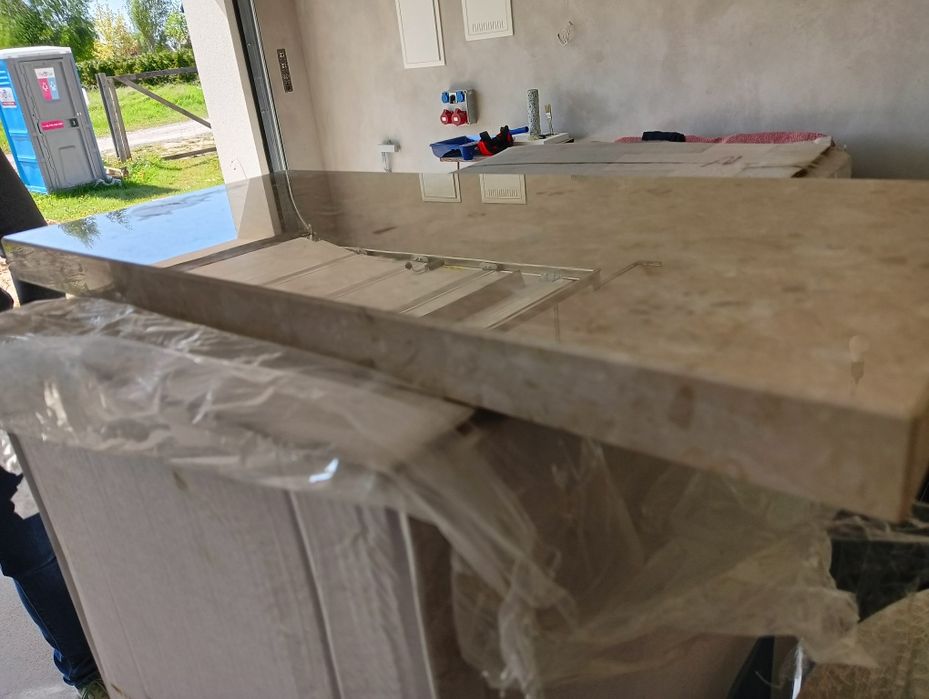 Parapet z konglomeratu | botticino | nowe | 3 cm |