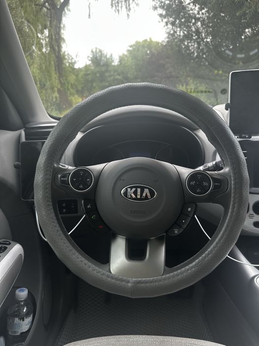 Прокат, оренда Авто Kia Soul електромобіль проїзд 250