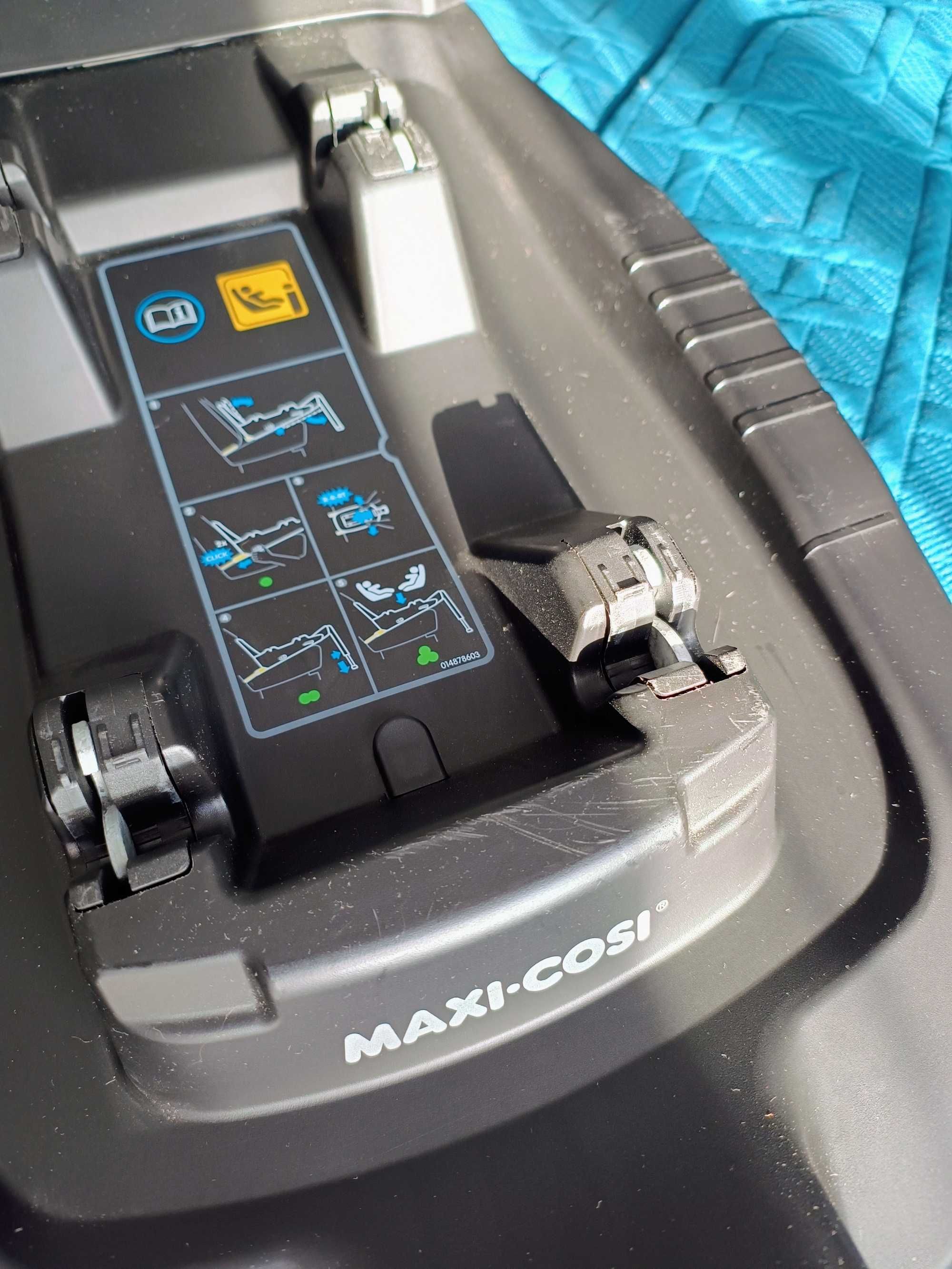 Fotelik ( Z BAZĄ)  Maxi Cosi Pebble Pro i baza FamilyFix 3