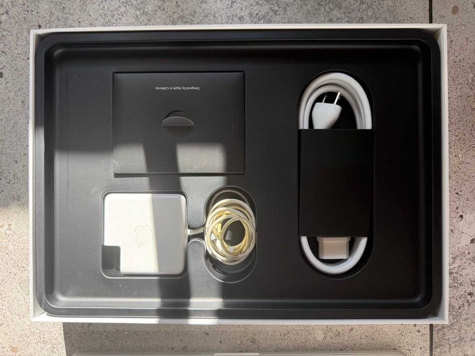 MacBook Pro 15" Retina (Mid 2015), i7 / 16 ГБ / SSD 256GB