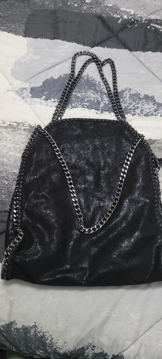 Carteira preta espaçosa