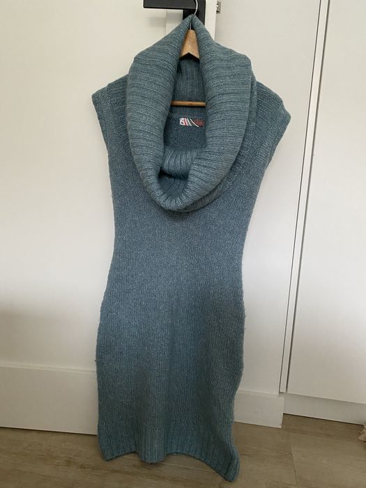 Sukienka swetrowa z golfem S