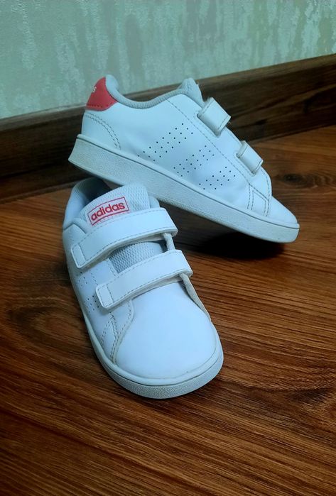 Дитячі адідаси на розмір 24-25