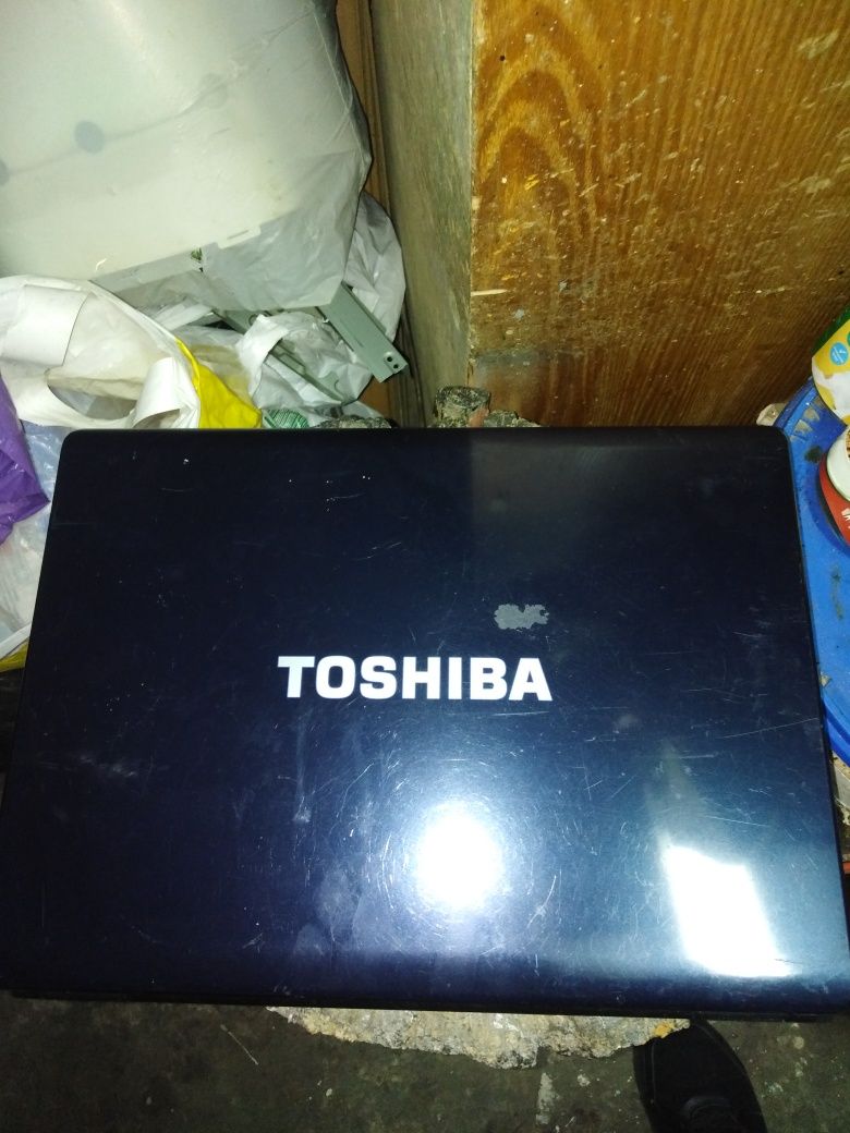 Laptop Toshiba Satellite L305-S5955.