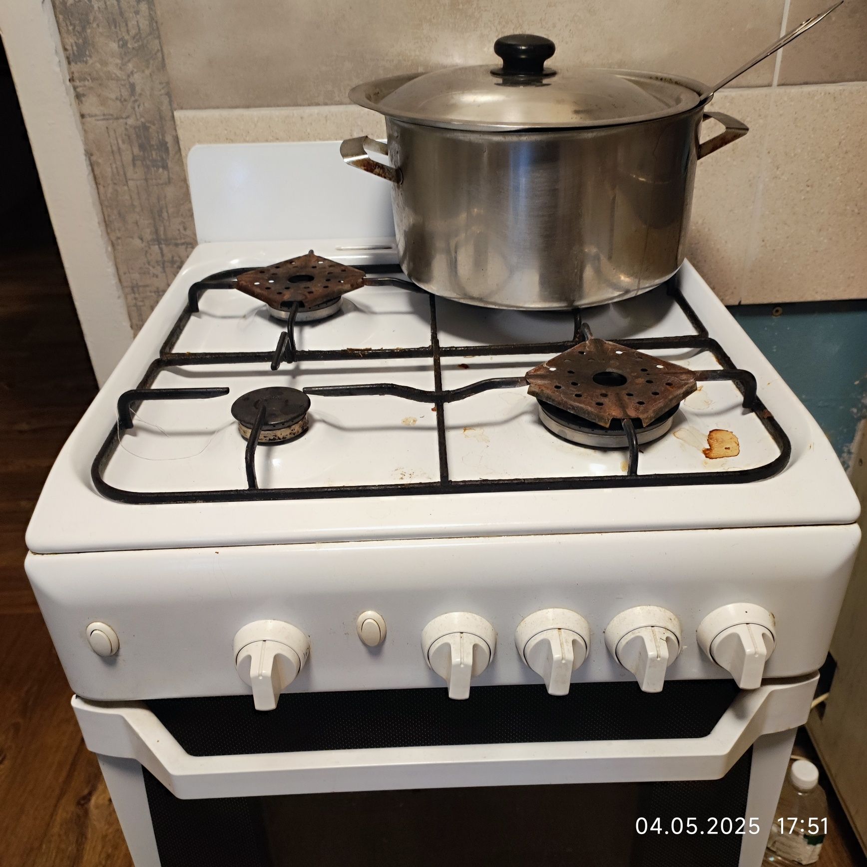 Продам газовую плиту Индезит б/у