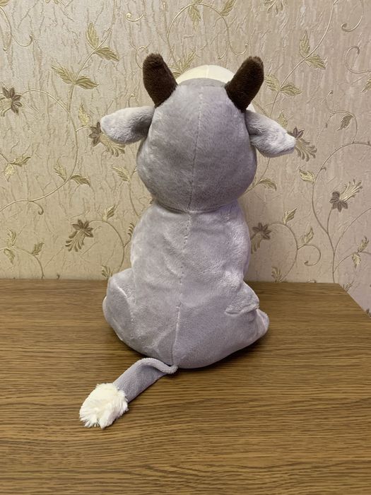 Мʼяка вграшка, плюшевий бичок