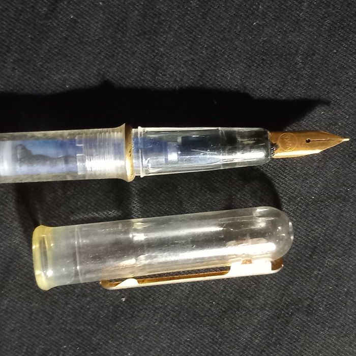 Caneta tinta permanente