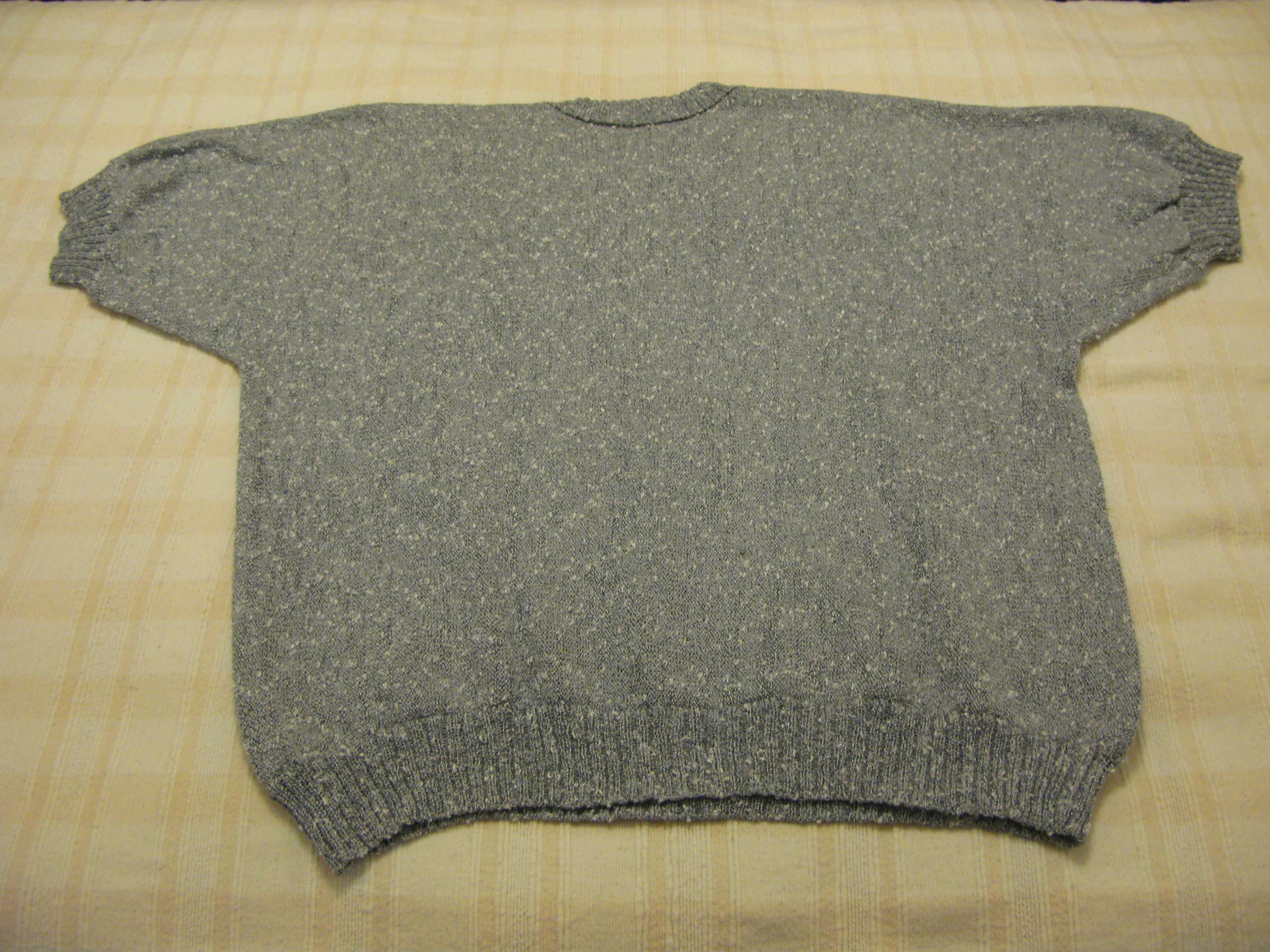 Camisola em tricot com aplicação bordada