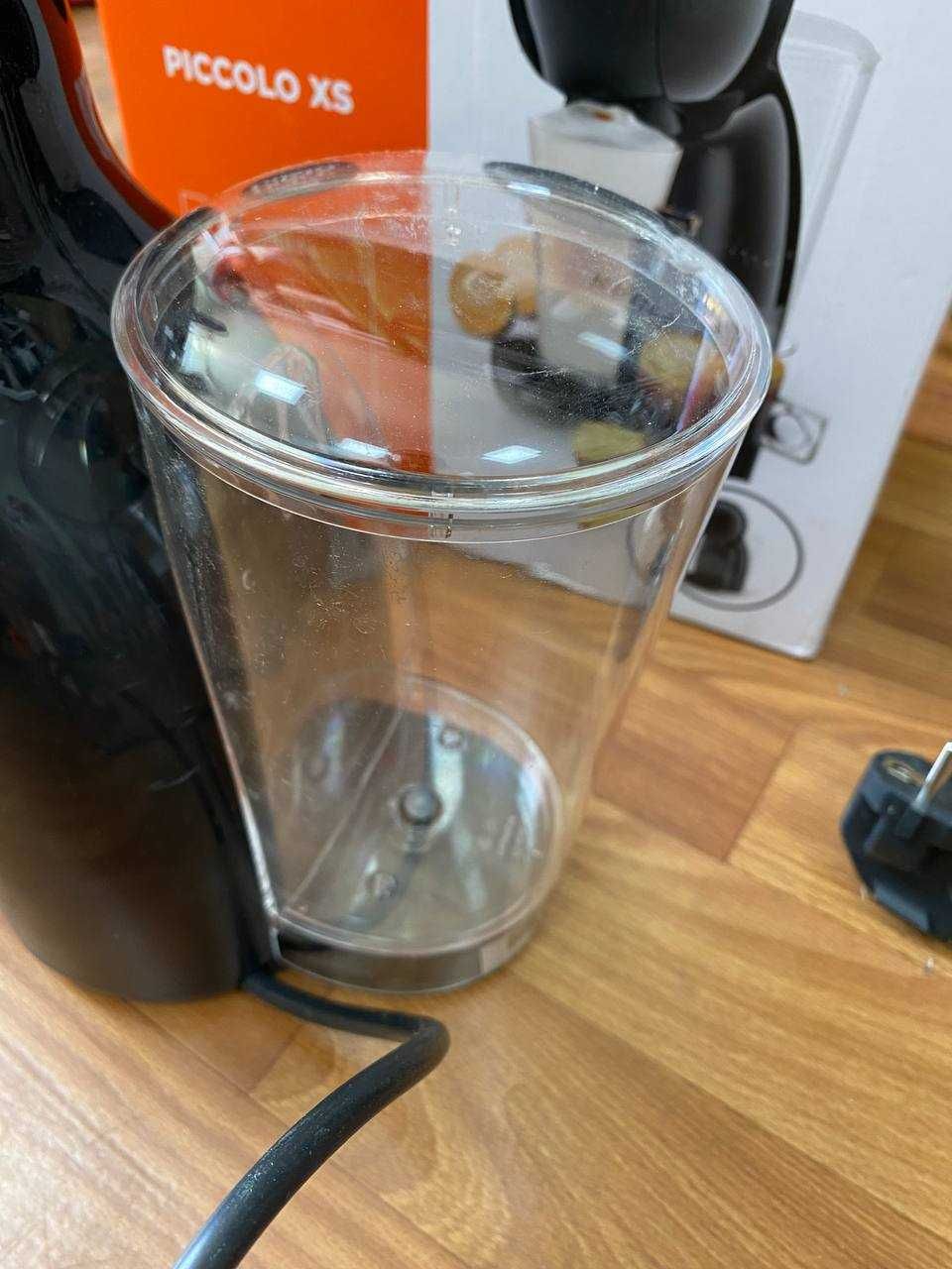 Кавоварка капсульна Nescafe Dolce Gusto Piccolo XS