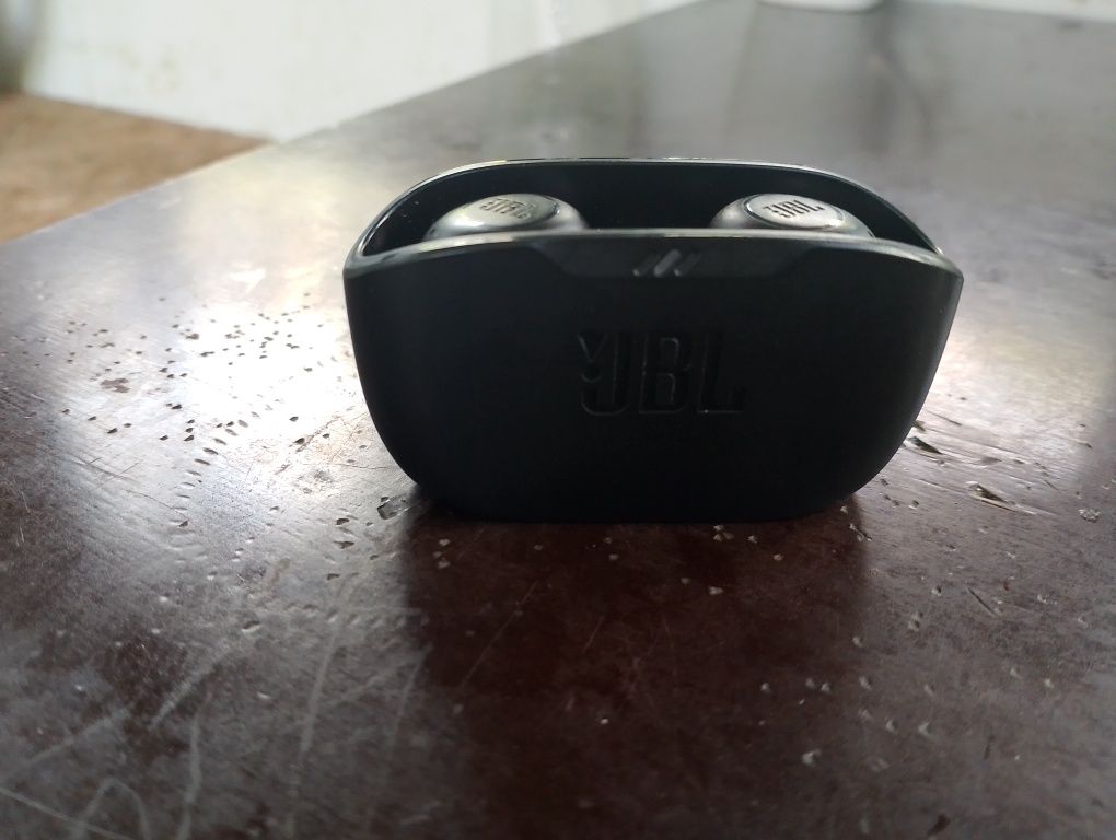 JBL wave buds100