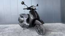 Vespa GTS Super 300 Notte