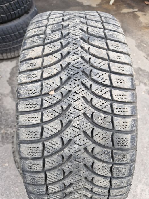 Шина гума 225 50 17