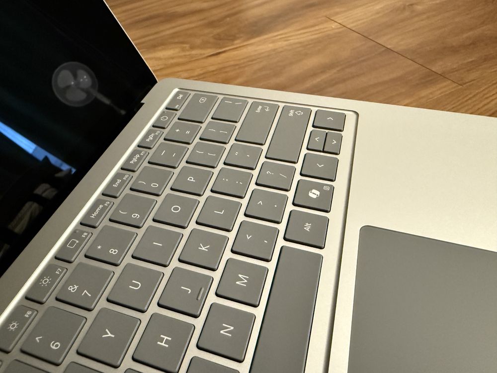 Microsoft Surface Laptop 7 13,8” - Snapdragon X Plus, 16GB RAM, 256GB