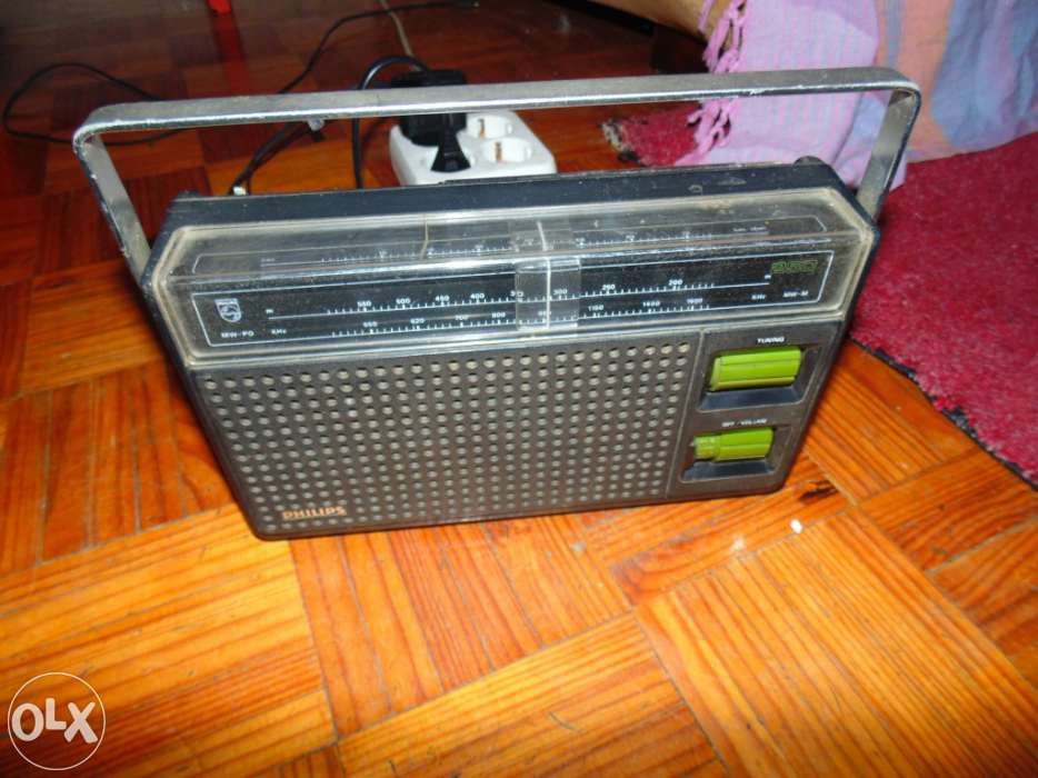 Rádio portátil Philips antigo