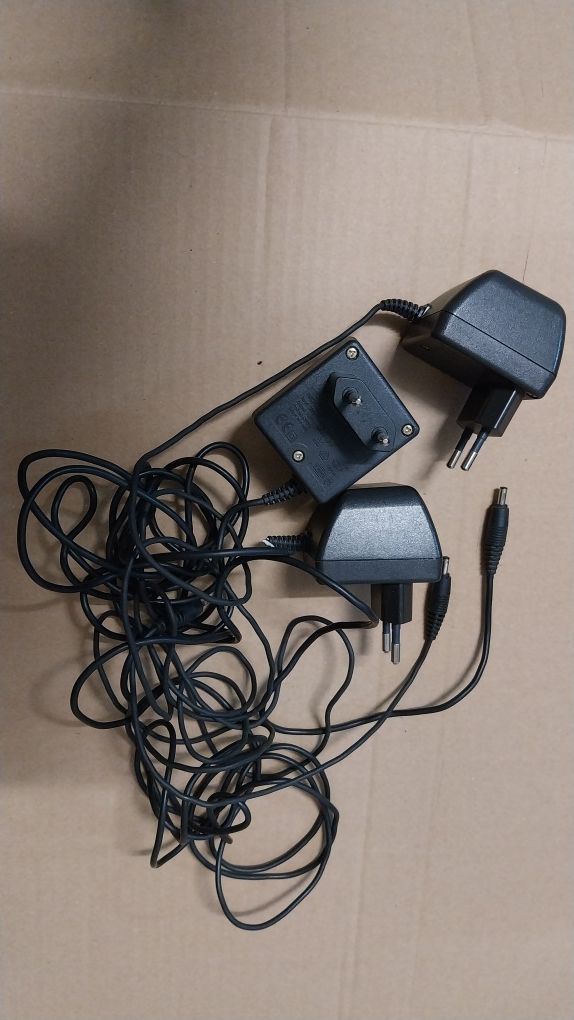 Trzy ładowarki Nokia typ ACP-7E
