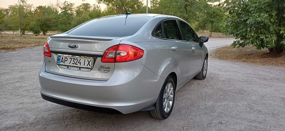 Ford Fiesta 1.6 Автомат 2011 року в гарному стані