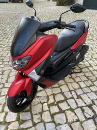 Yamaha nmax 125 vermelha