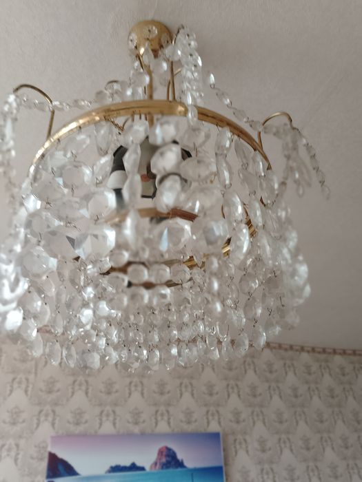 Хрустальная люстра