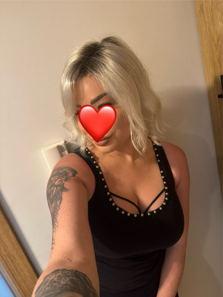 Peruka lace front Rokoko ruchomy przedzialek platyna z ciemnym odroste