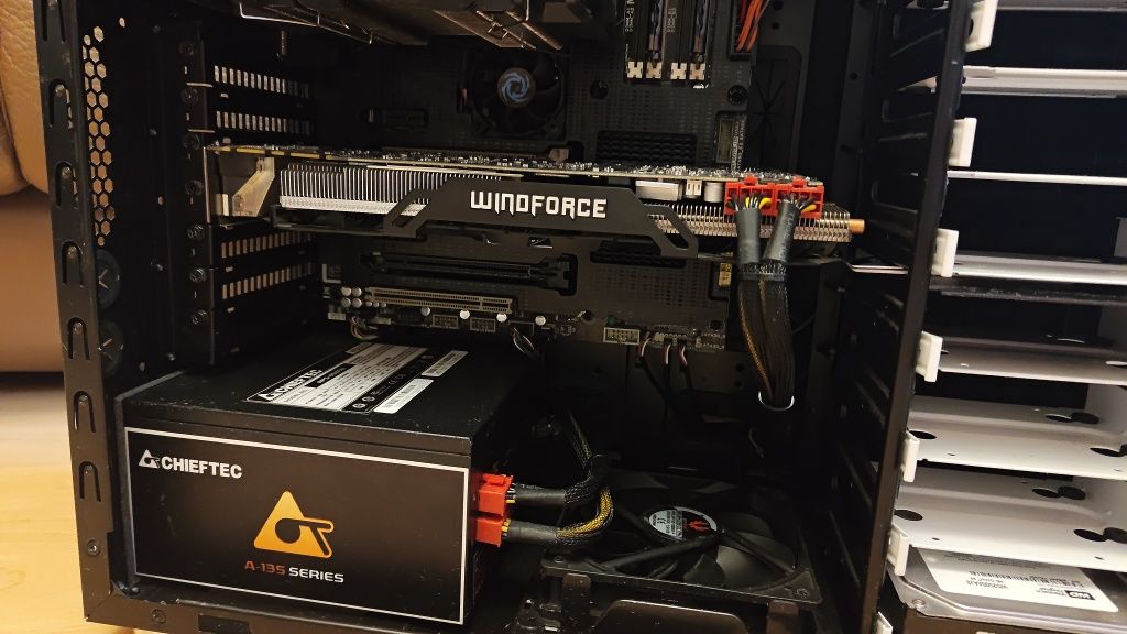 PC i7 GTX980 HyperX 16gb Sabertooth Chieftec 850w Fractal Design SSD